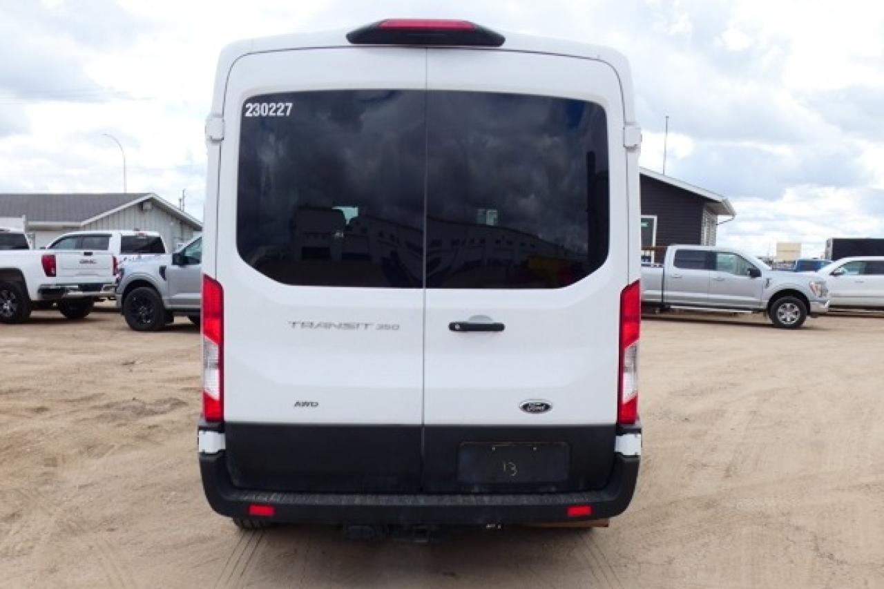 2023 Ford Transit 350 XL 12 pass. Med Roof AWD w/cloth seats, BUC - Photo #7