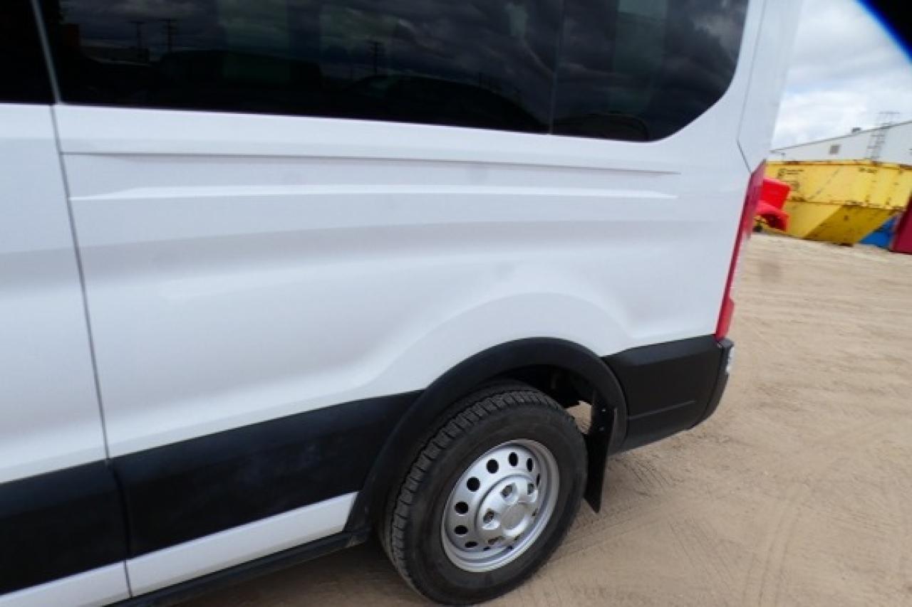 2023 Ford Transit 350 XL 12 pass. Med Roof AWD w/cloth seats, BUC - Photo #23