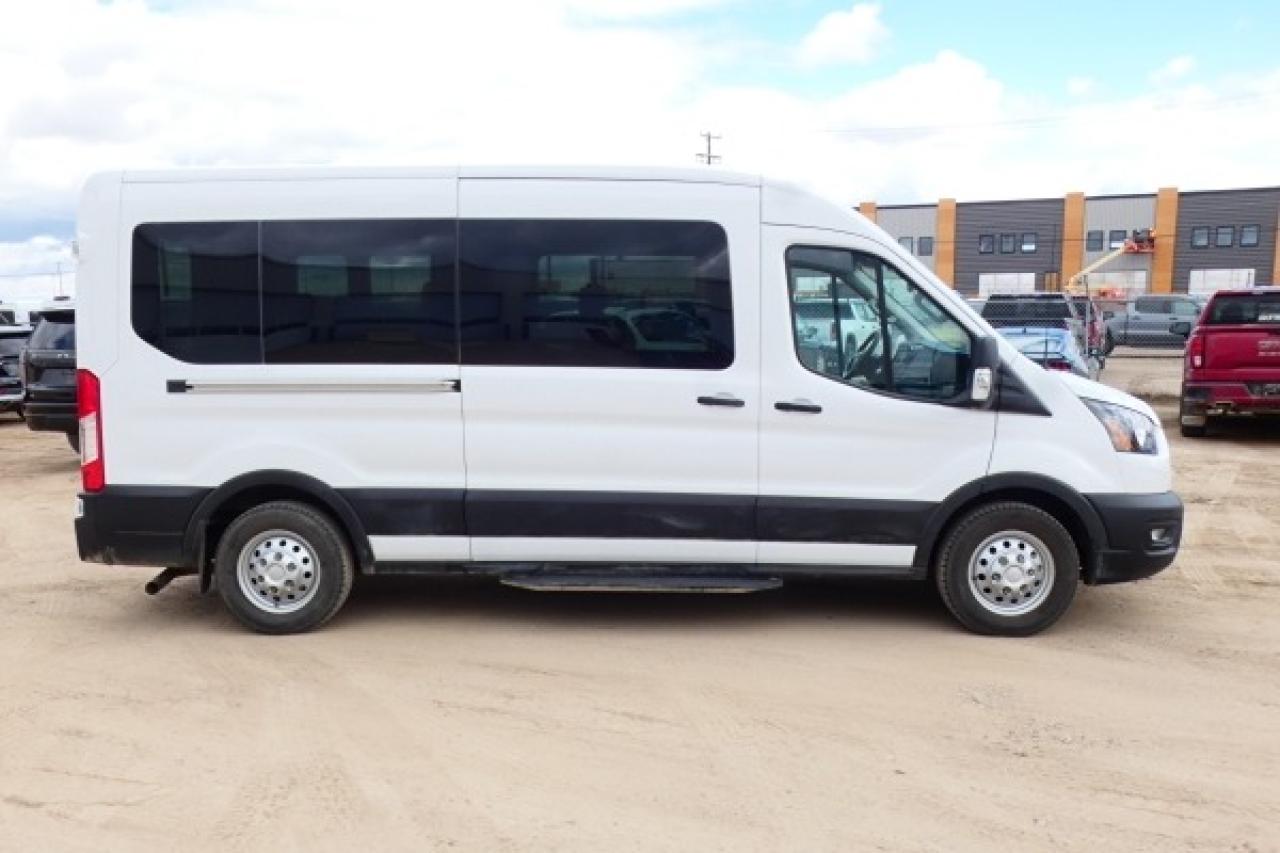 2023 Ford Transit 350 XL 12 pass. Med Roof AWD w/cloth seats, BUC - Photo #5