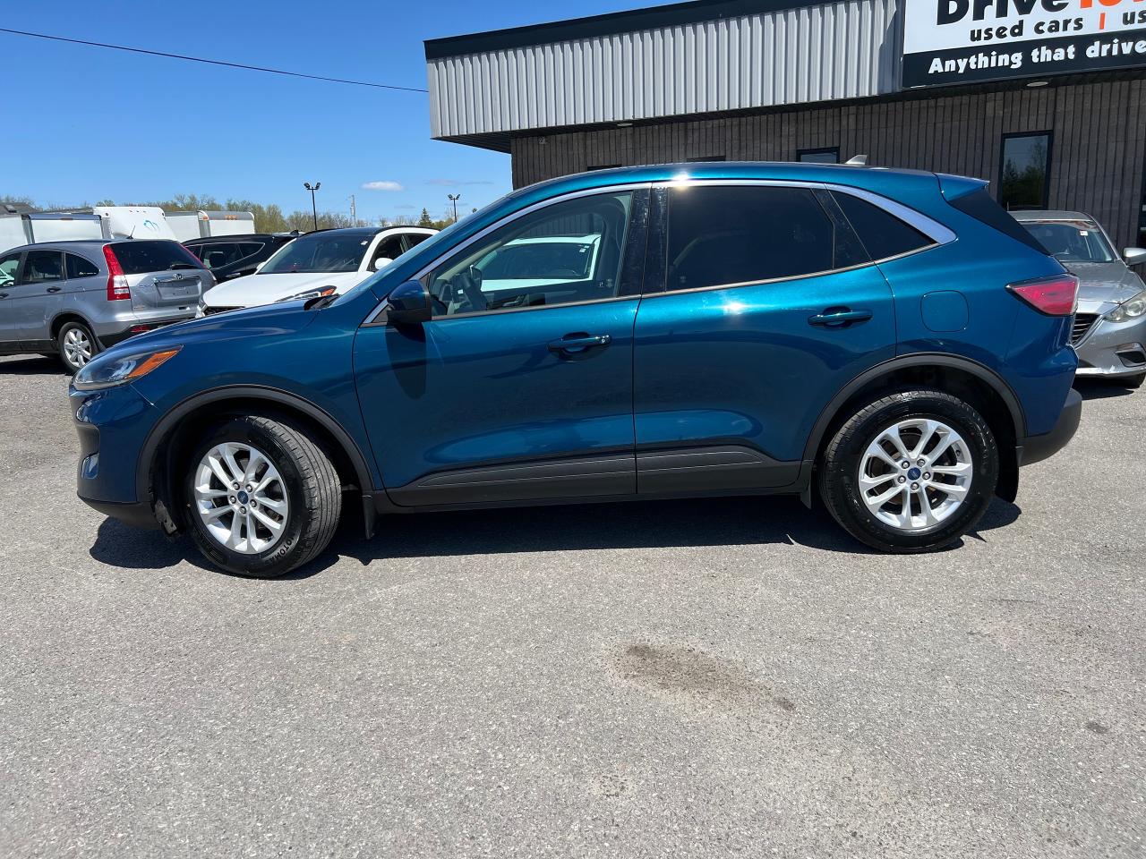 2020 Ford Escape SE - Photo #2