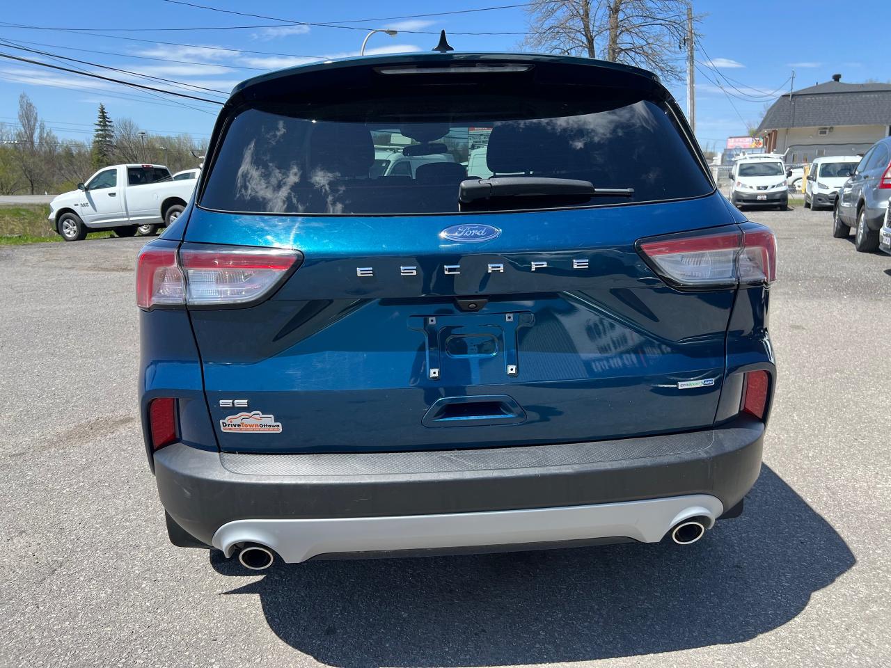 2020 Ford Escape SE - Photo #4