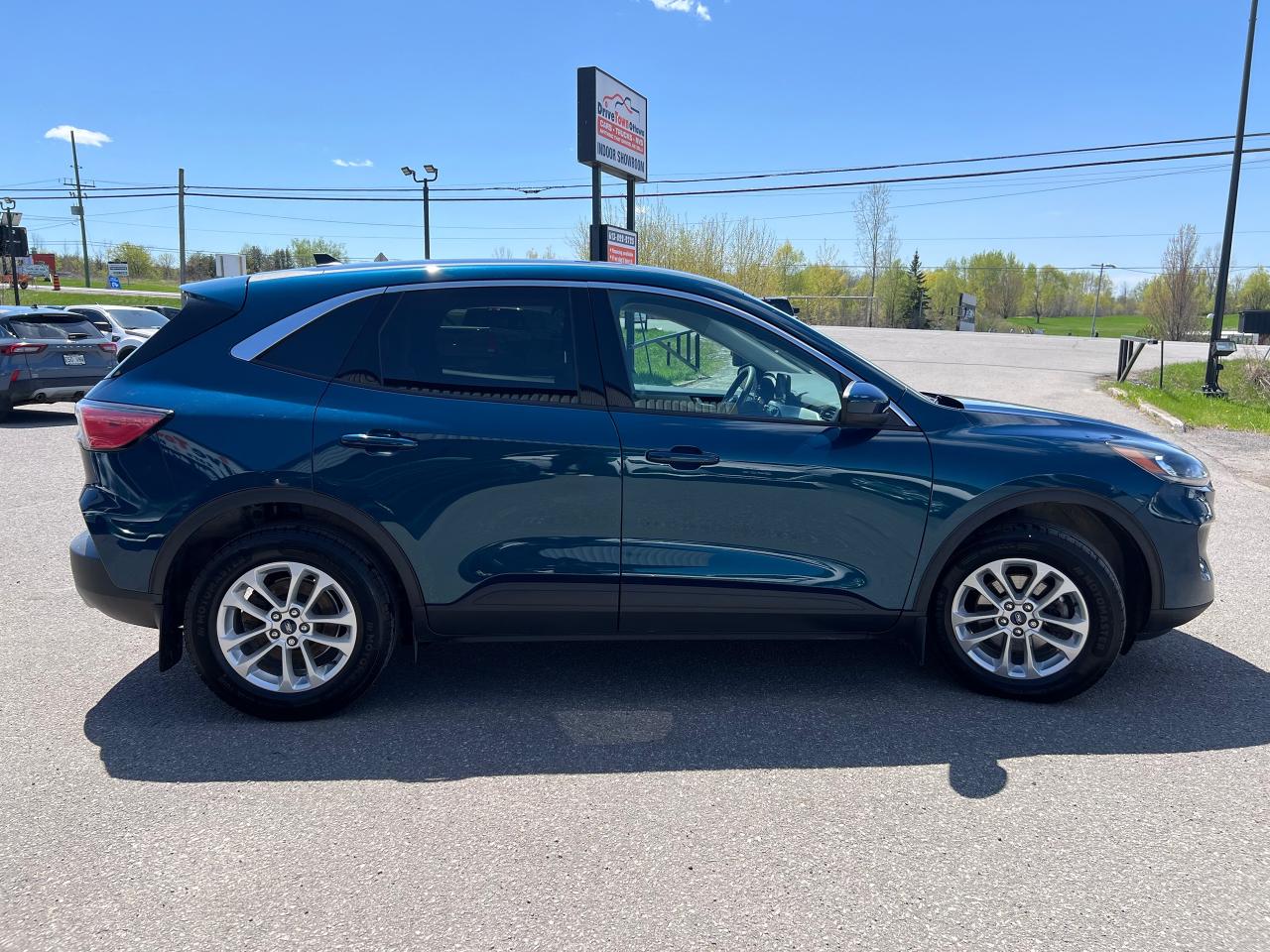 2020 Ford Escape SE - Photo #6