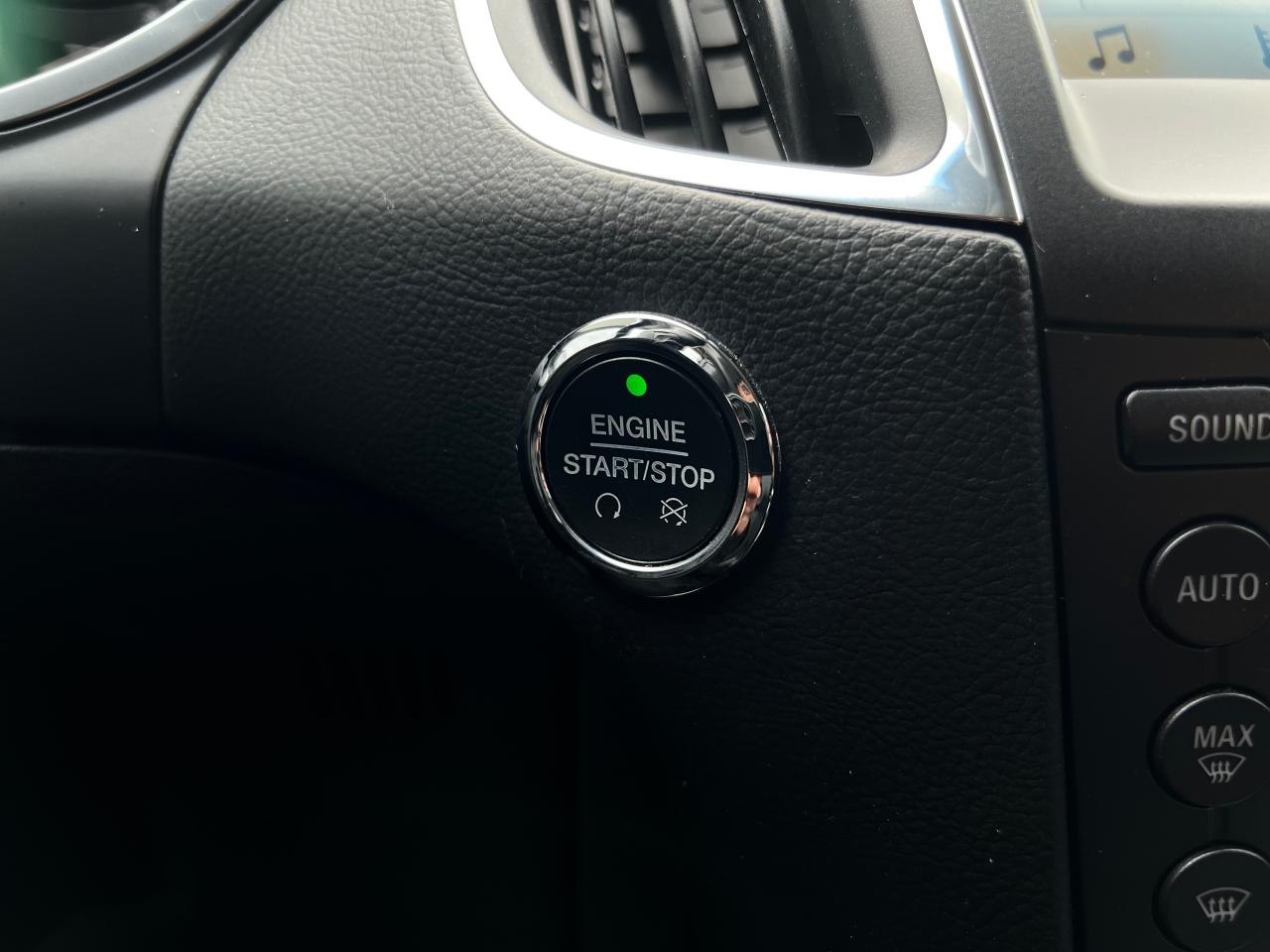 2018 Ford Edge Titanium AWD - Photo #19