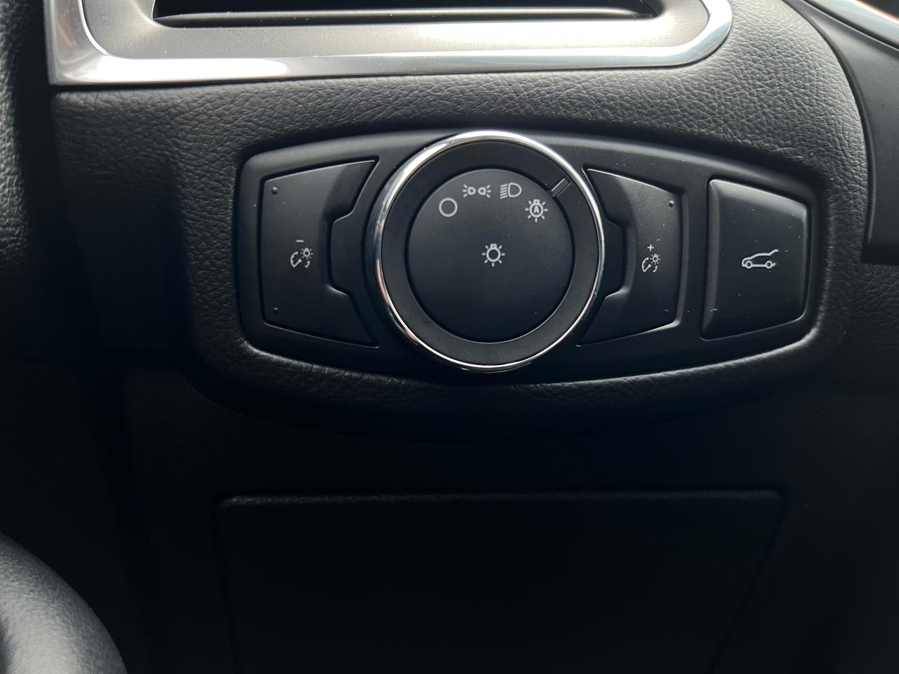 2018 Ford Edge Titanium AWD - Photo #22