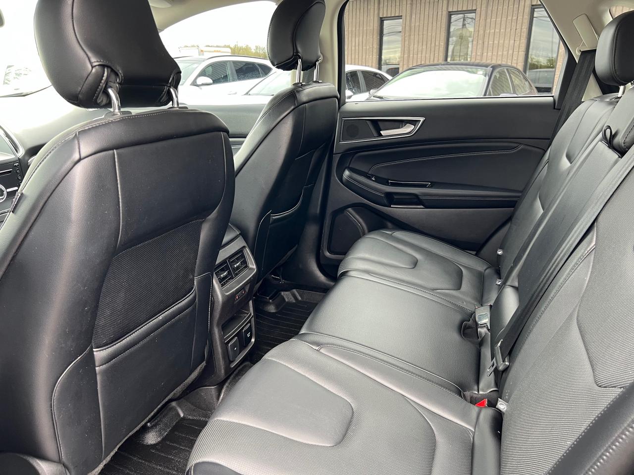 2018 Ford Edge Titanium AWD - Photo #24