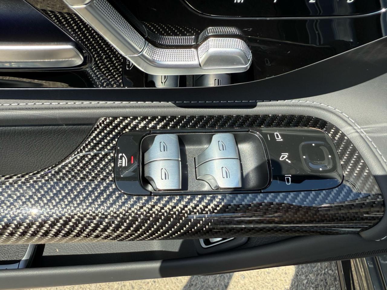 2023 Mercedes-Benz SL-Class AMG SL 63 Roadster - Photo #17