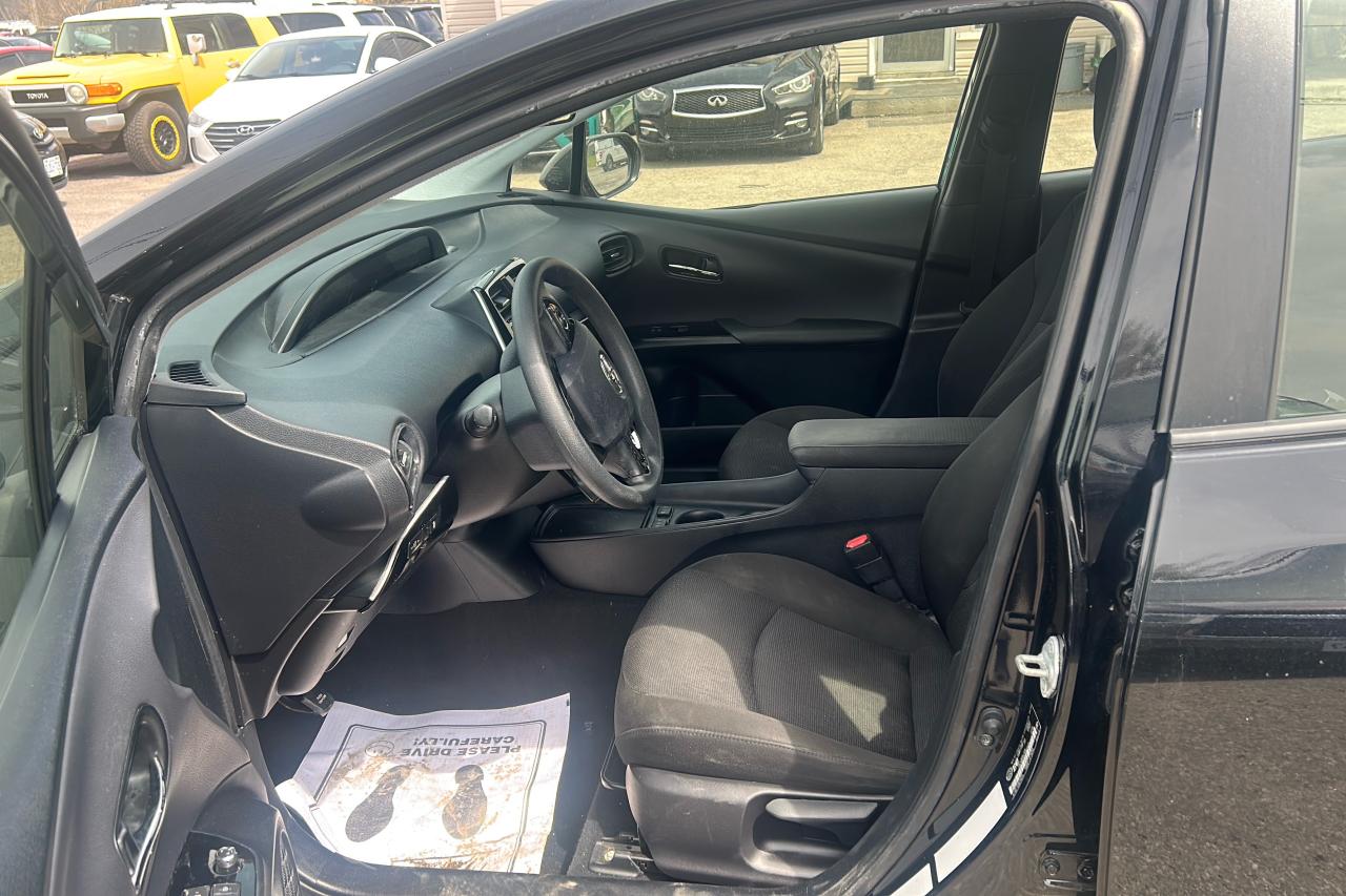 2020 Toyota Prius XLE AWD-e - Photo #9