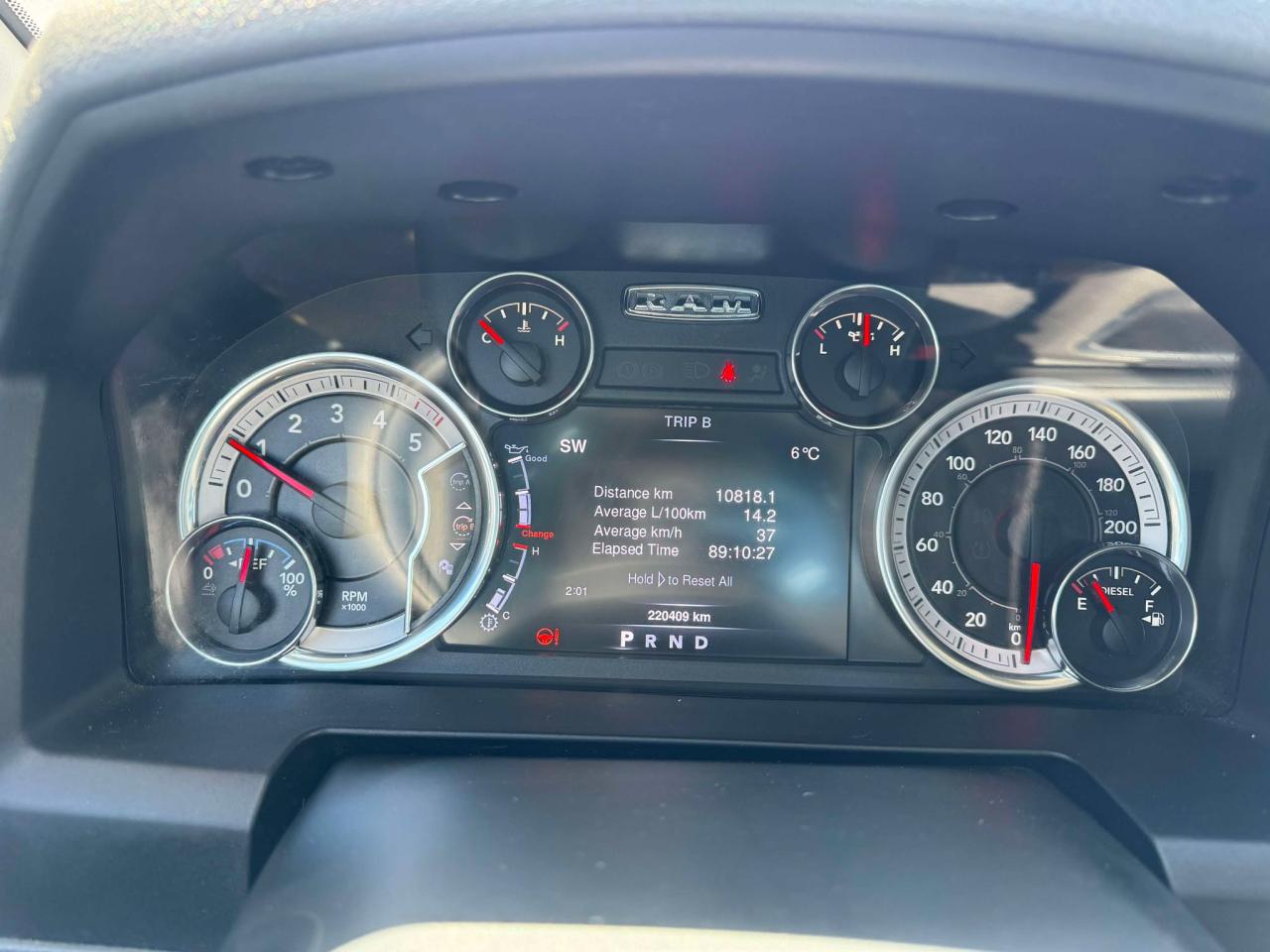 2016 RAM 1500 4WD CREW CAB 140.5" OUTDOORSMAN - Photo #24