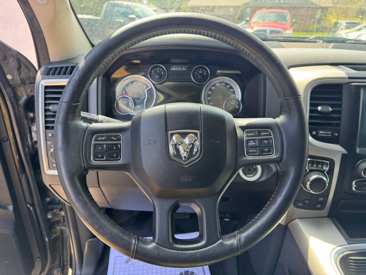 2016 RAM 1500 4WD CREW CAB 140.5" OUTDOORSMAN - Photo #14