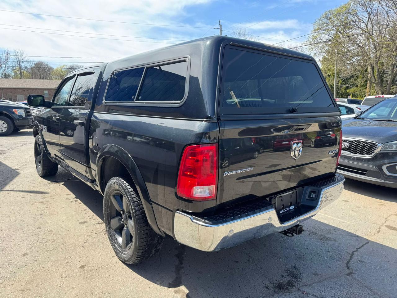 2016 RAM 1500 4WD CREW CAB 140.5" OUTDOORSMAN - Photo #5