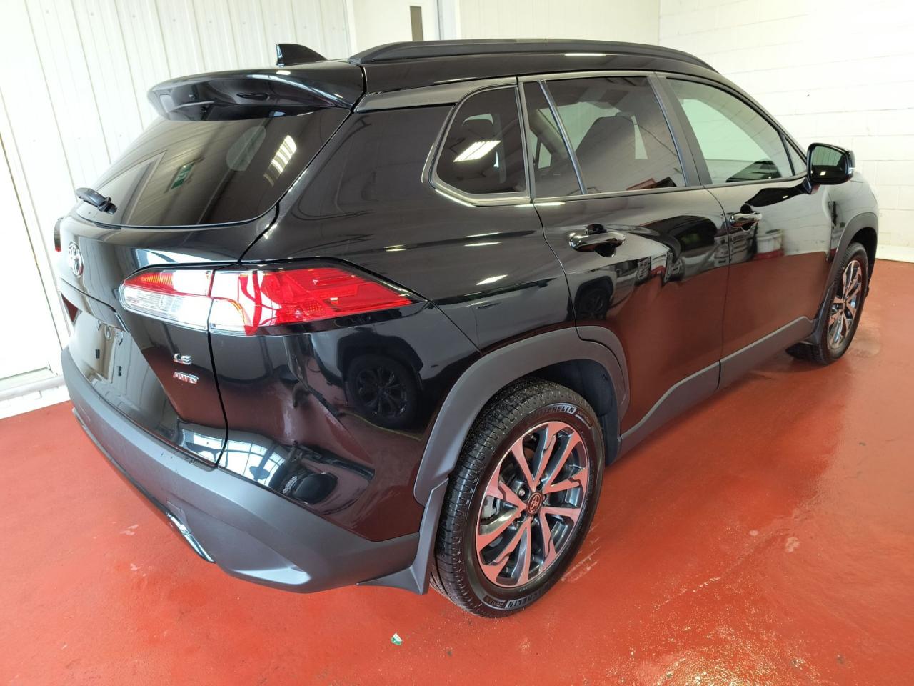 2024 Toyota Corolla Cross LE AWD Photo1