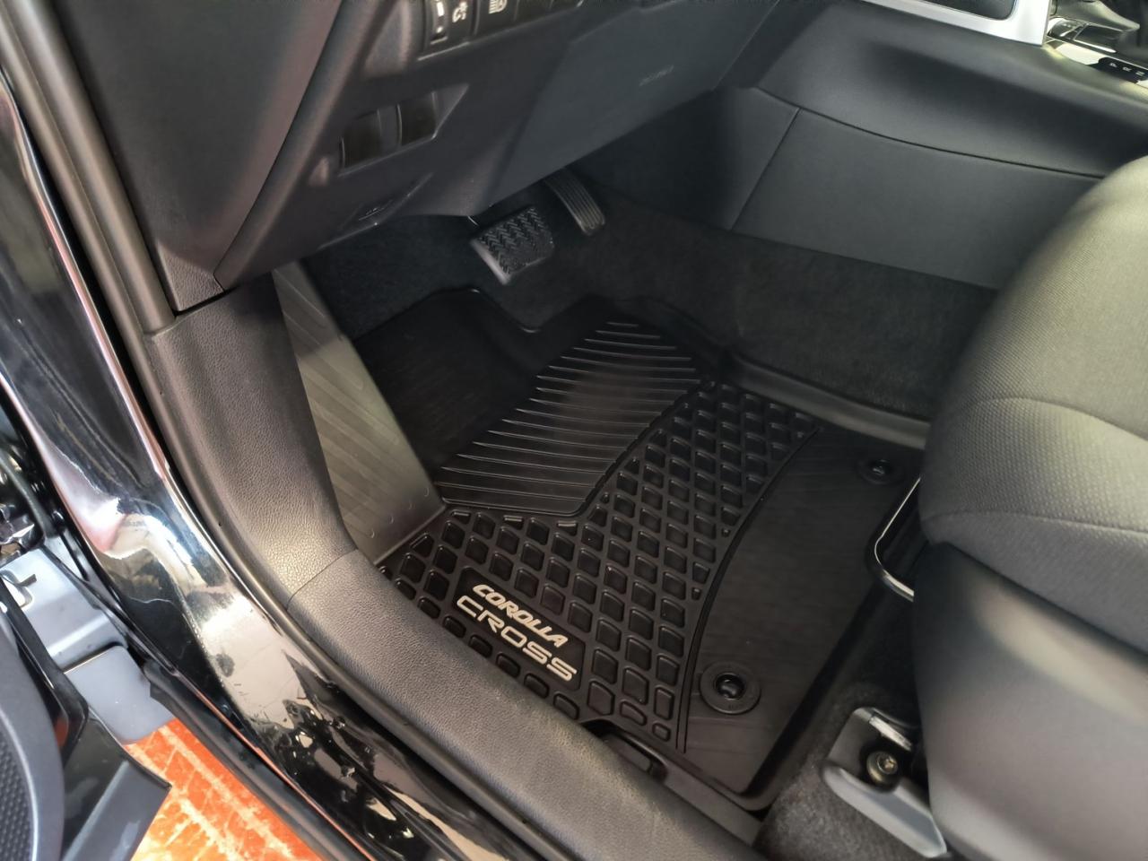 2024 Toyota Corolla Cross LE AWD Photo