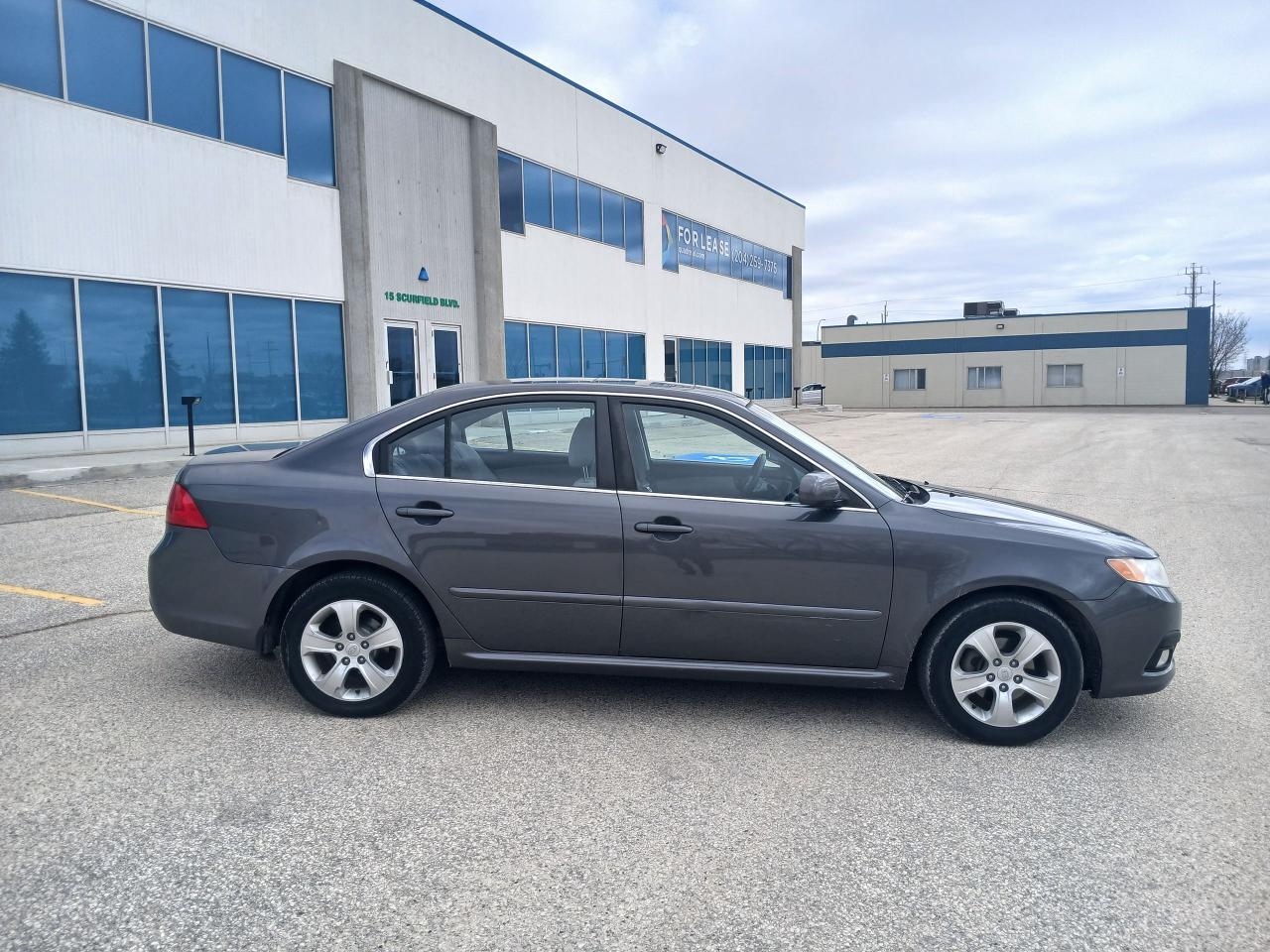 2009 Kia Magentis LX - Photo #3