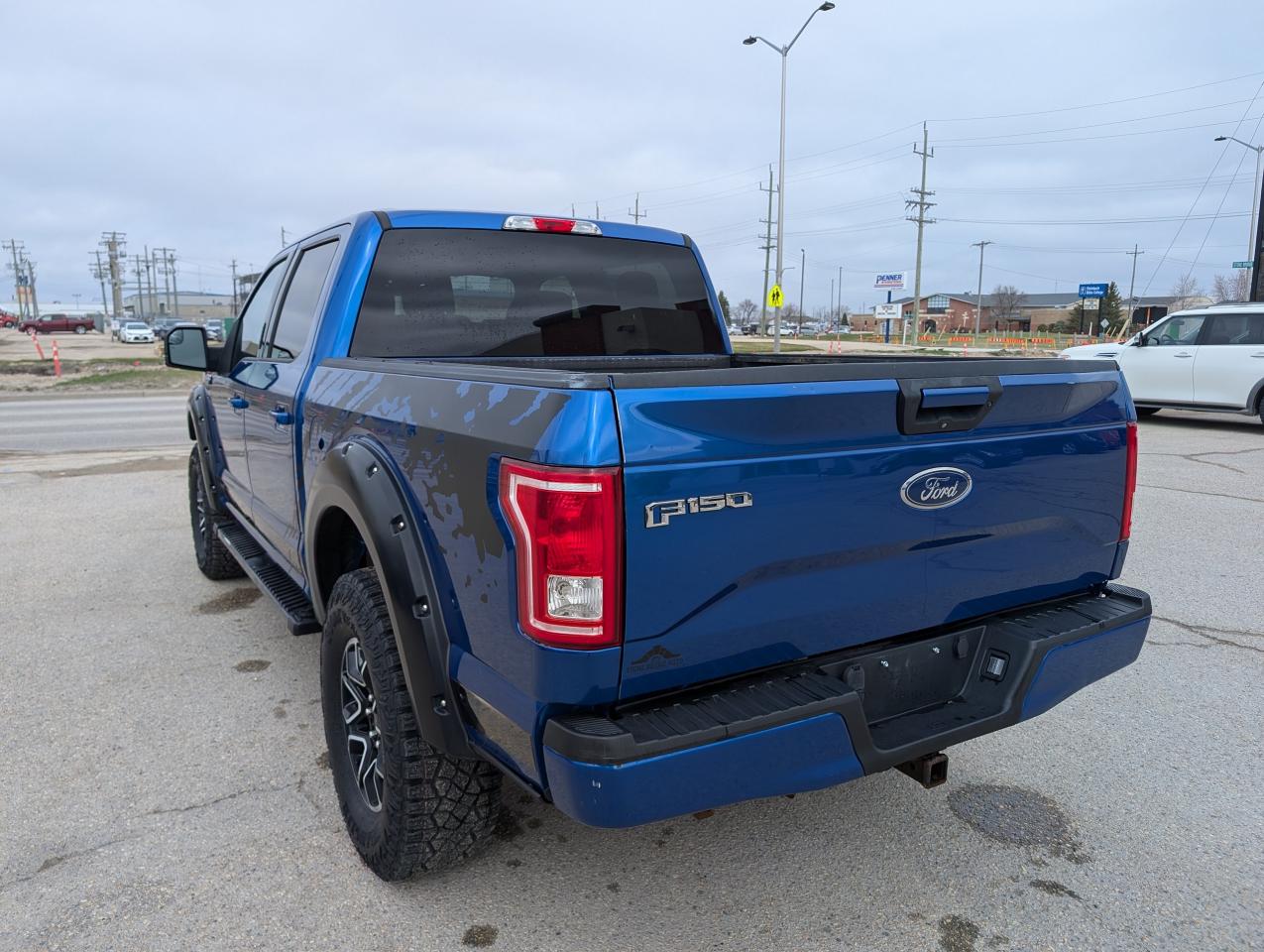 2017 Ford F-150 XLT | LIFTED | NEW TIRES - Photo #5