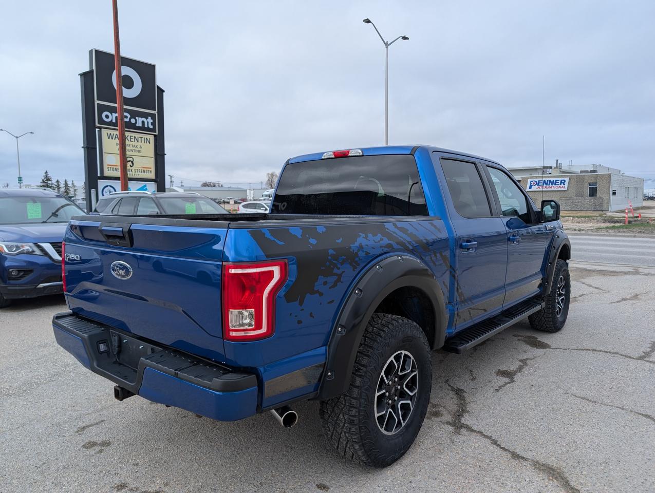 2017 Ford F-150 XLT | LIFTED | NEW TIRES - Photo #4