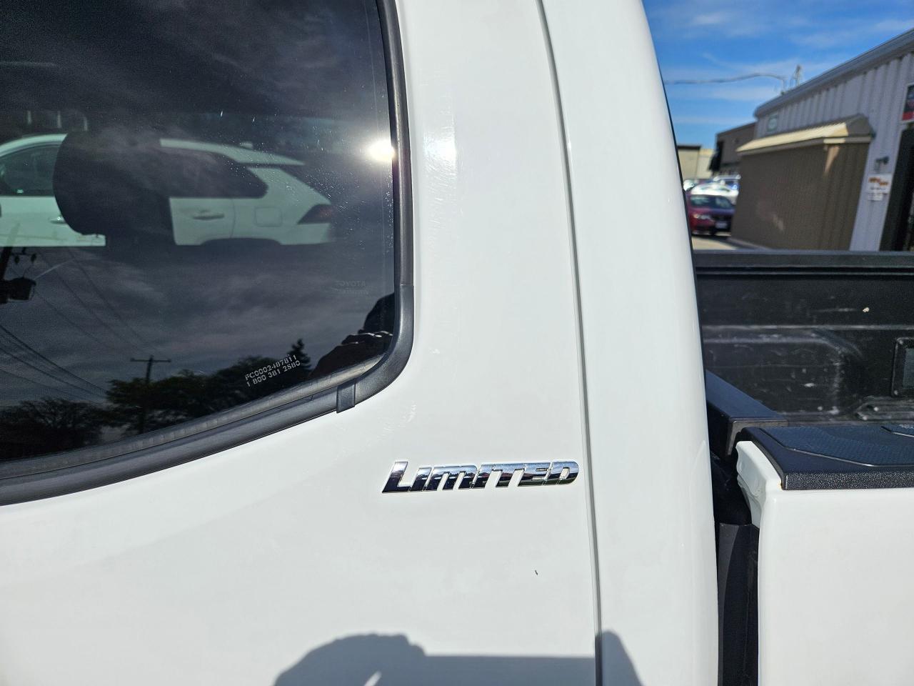 2016 Toyota Tacoma LIMITED - Photo #4