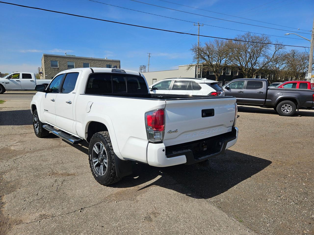 2016 Toyota Tacoma LIMITED - Photo #6