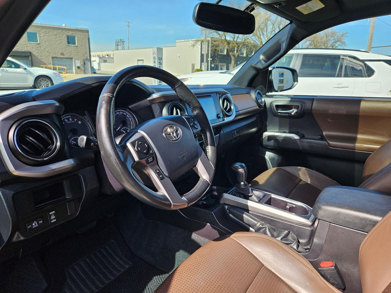 2016 Toyota Tacoma LIMITED - Photo #12