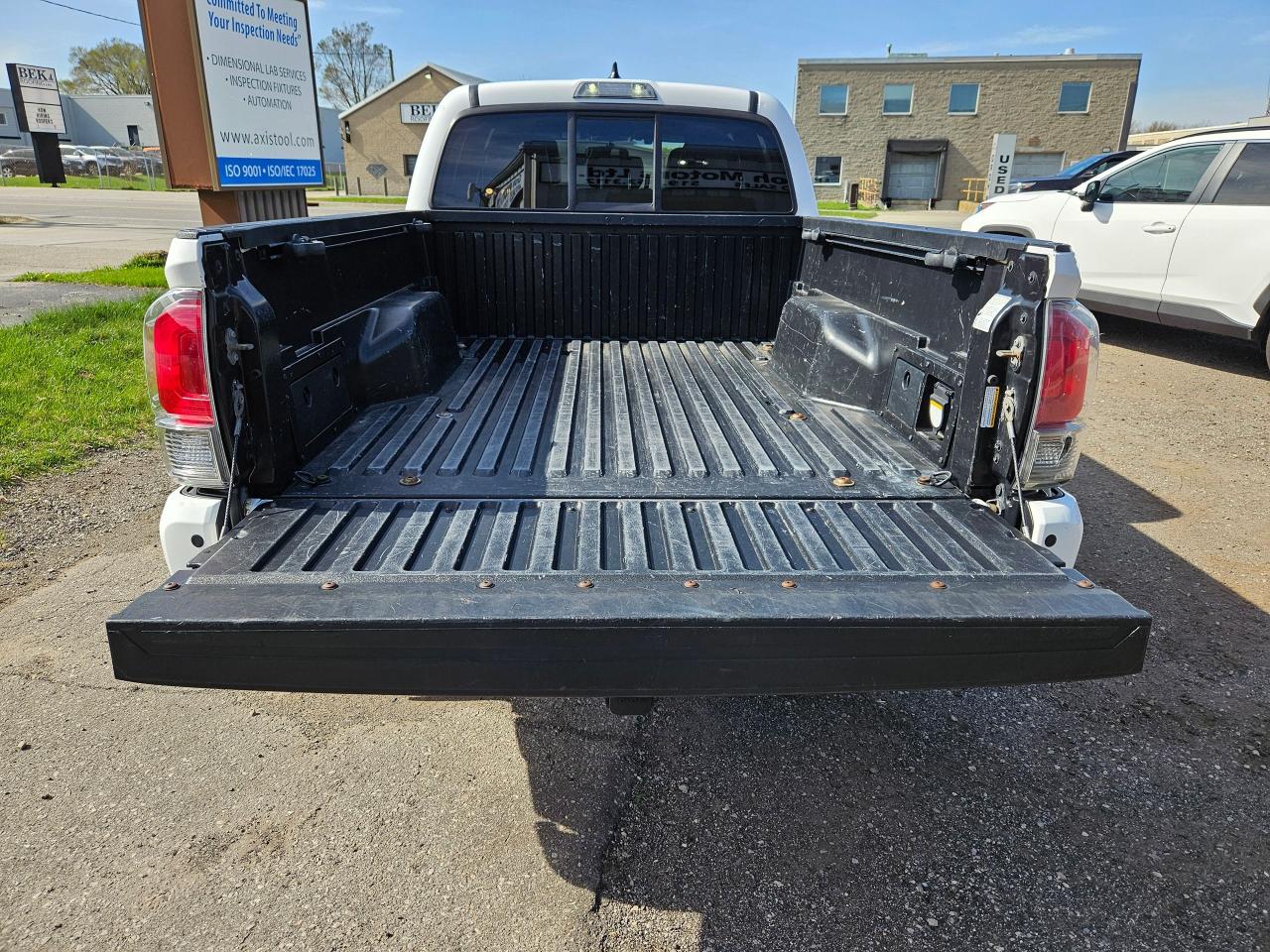2016 Toyota Tacoma LIMITED - Photo #20