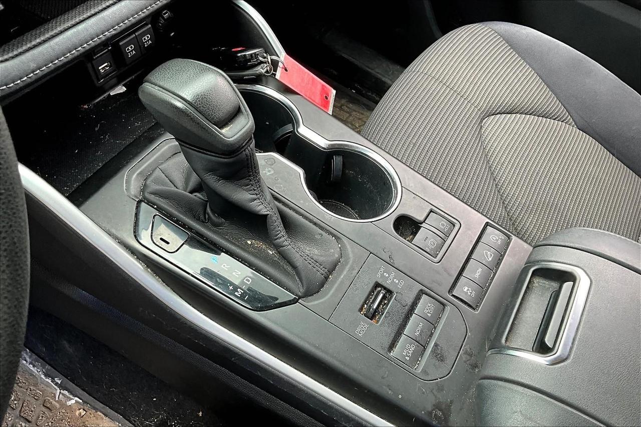 2020 Toyota Highlander LE Photo