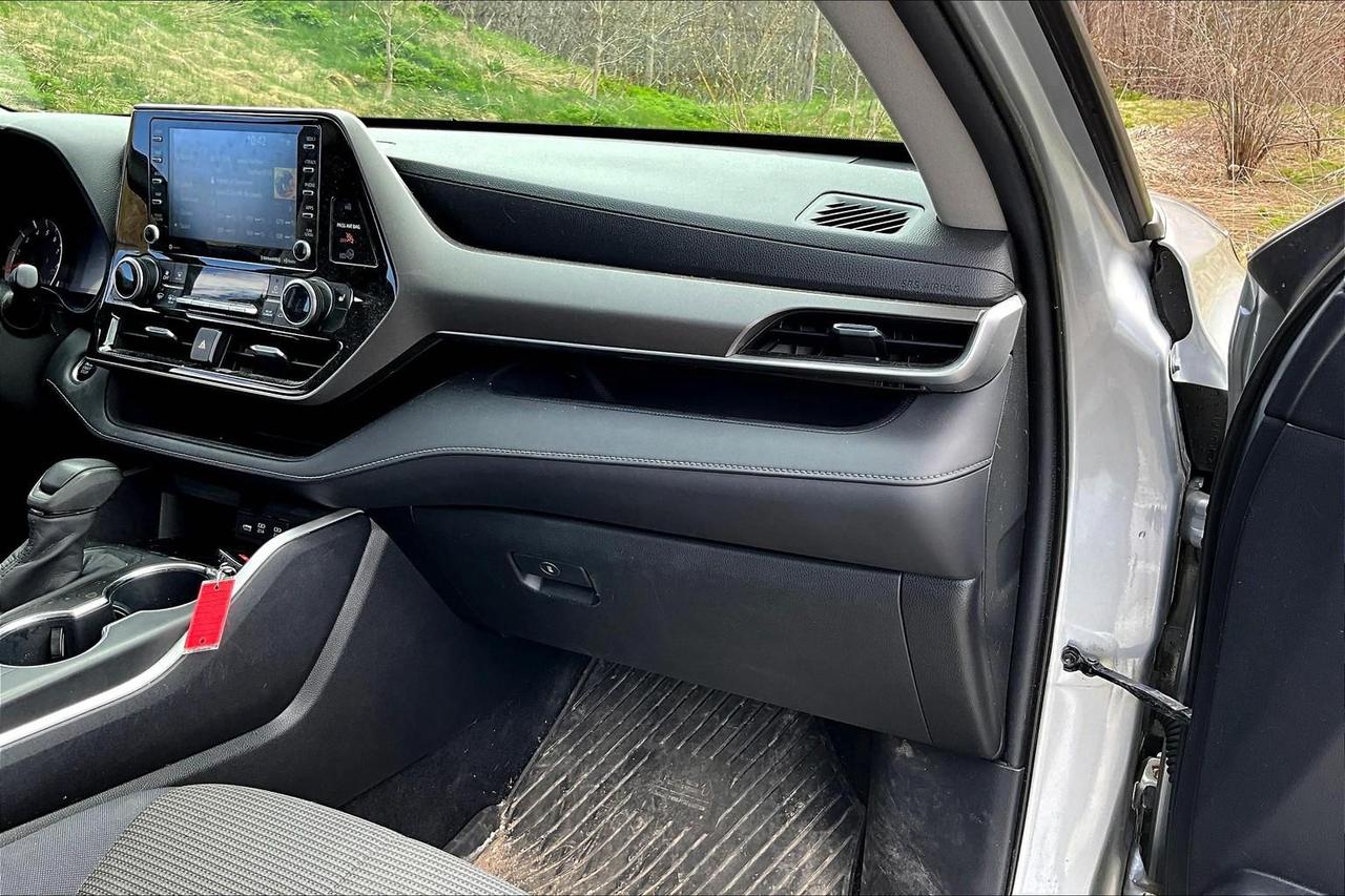 2020 Toyota Highlander LE Photo