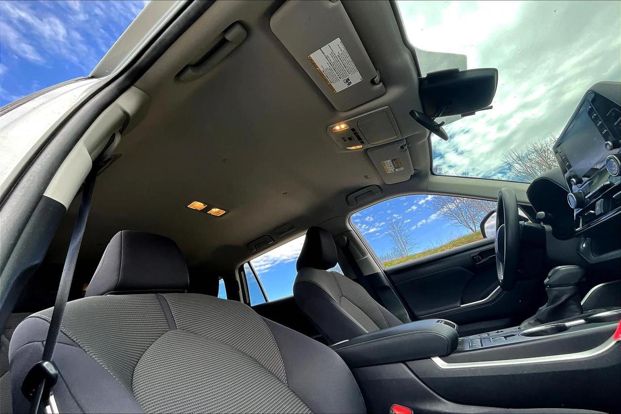 2020 Toyota Highlander LE Photo