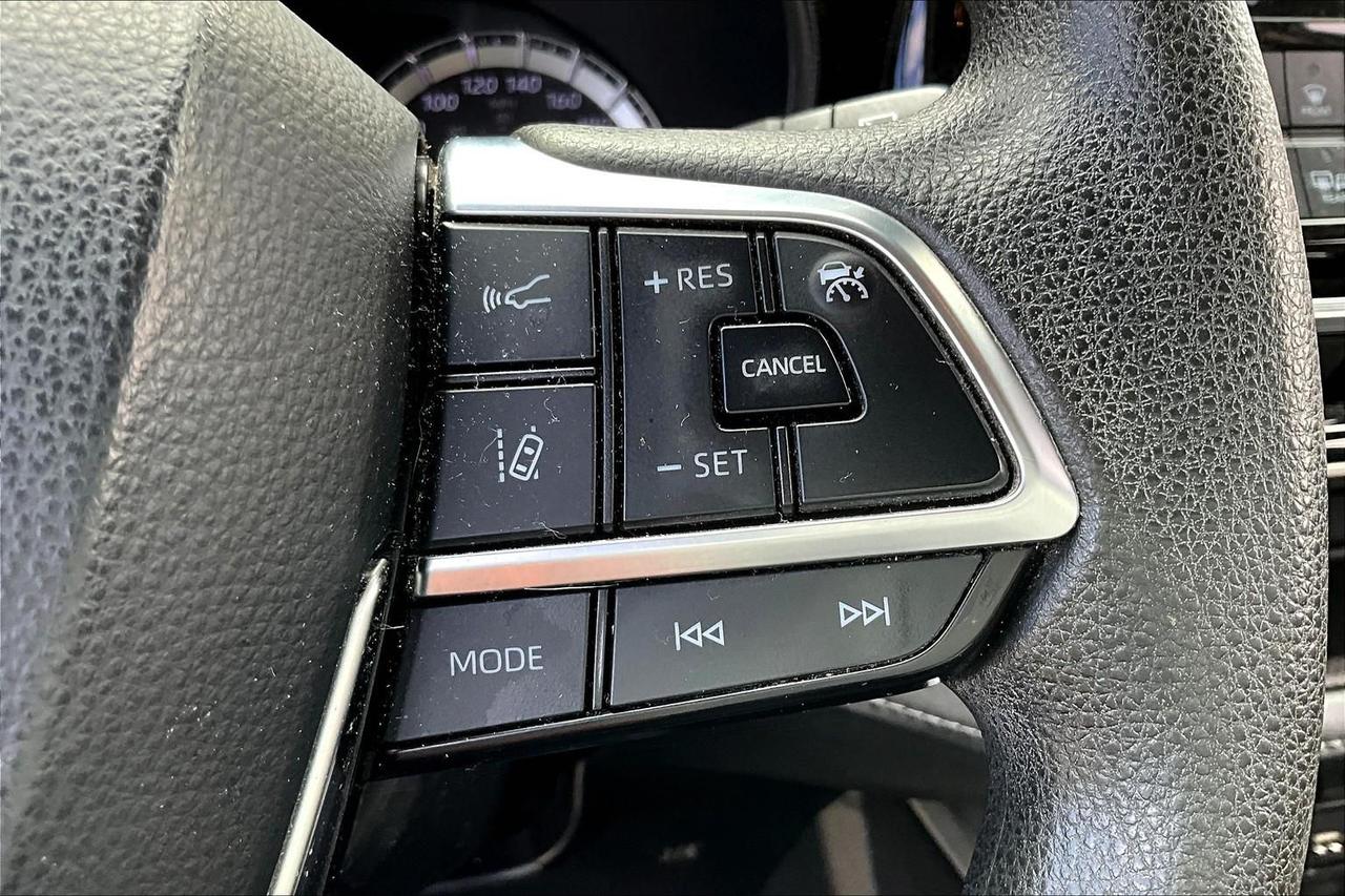 2020 Toyota Highlander LE Photo