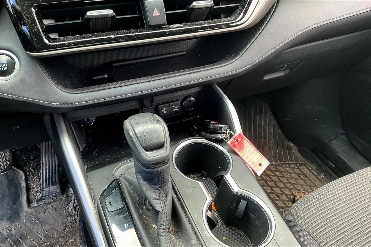 2020 Toyota Highlander LE Photo