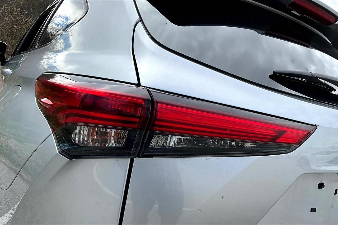 2020 Toyota Highlander LE Photo