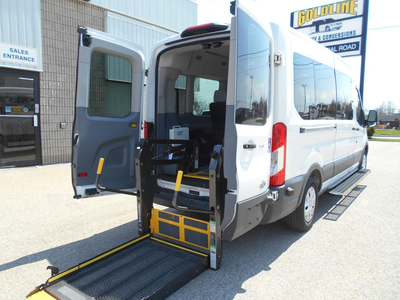 Used 2018 Ford Transit XLT-Wheelchair Accessible Lift for sale in London, ON