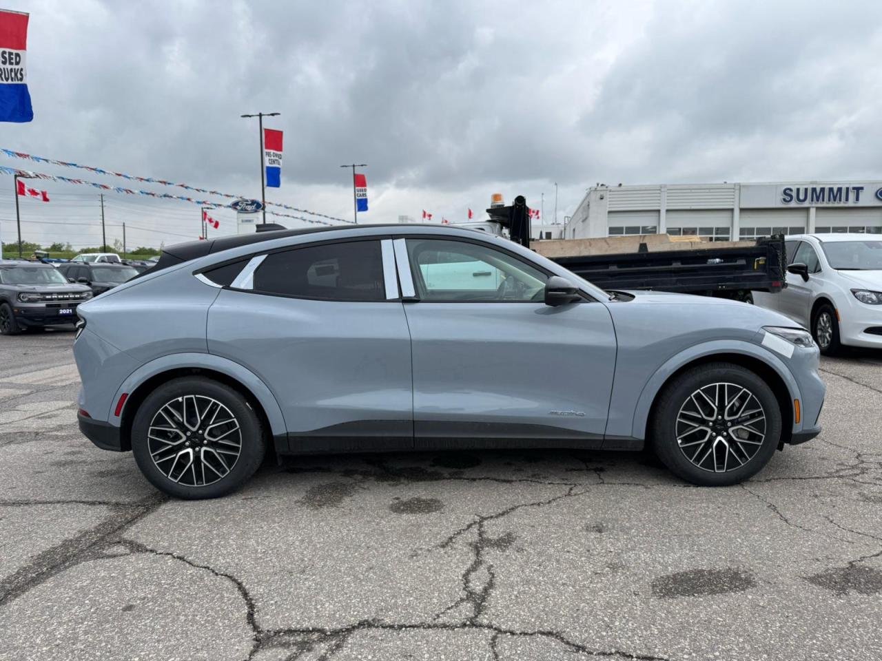 2025 Ford Mustang Mach-E Premium Photo3