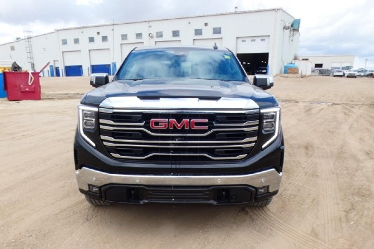2023 GMC Sierra 1500 SLT 6.2L V8 w/H&C L, NAV ready, BUC - Photo #3