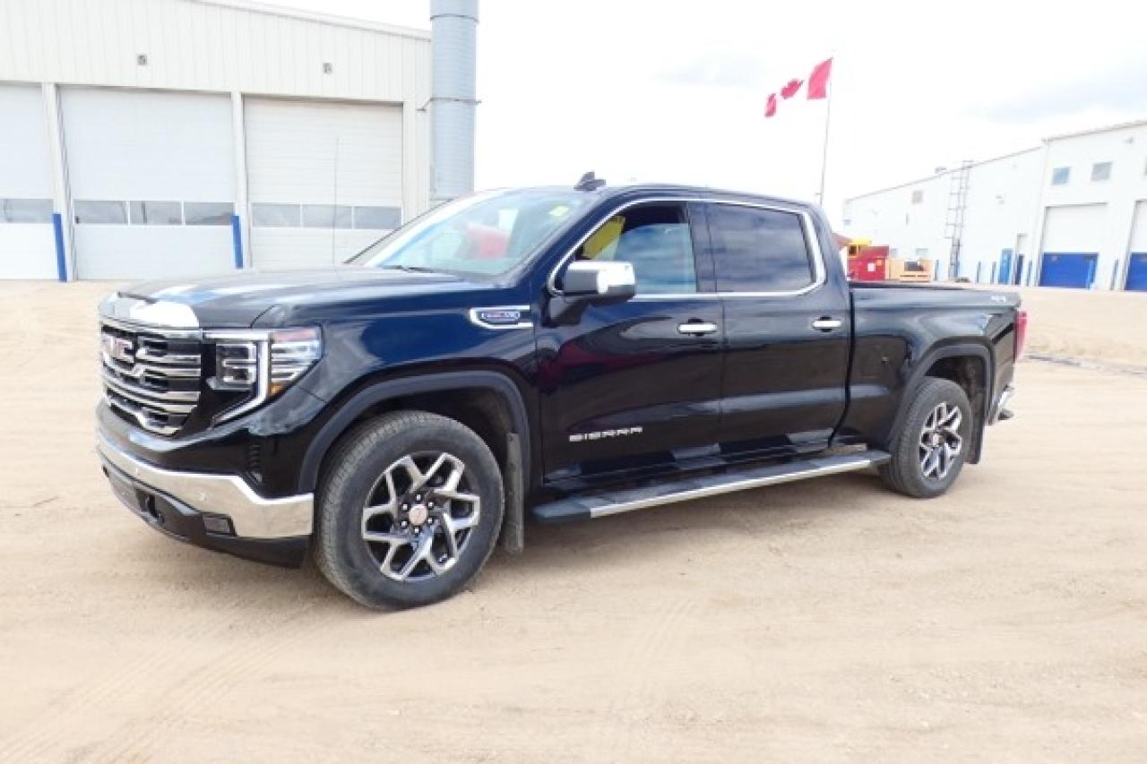 2023 GMC Sierra 1500 SLT 6.2L V8 w/H&C L, NAV ready, BUC - Photo #2