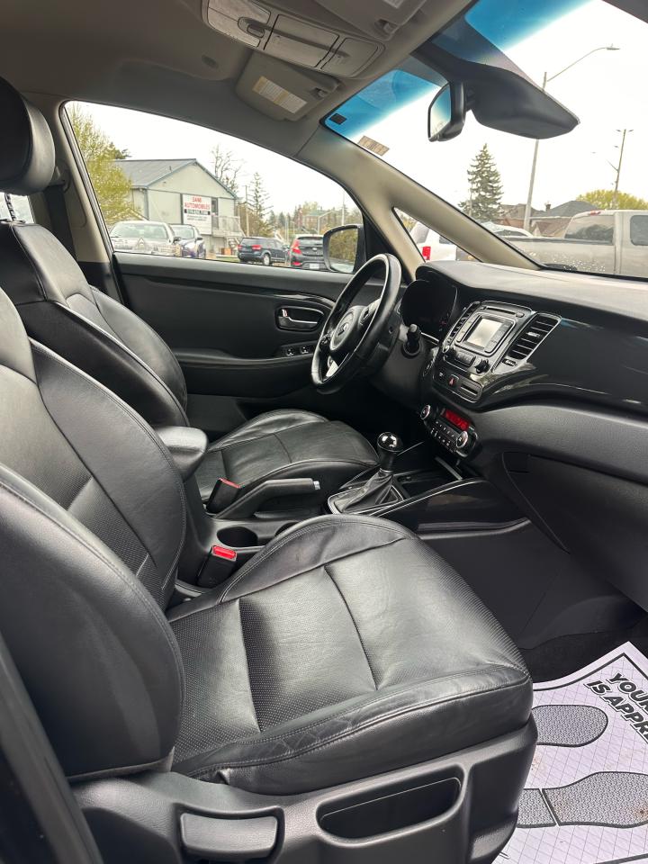 2016 Kia Rondo EX w/3rd Row - Photo #6