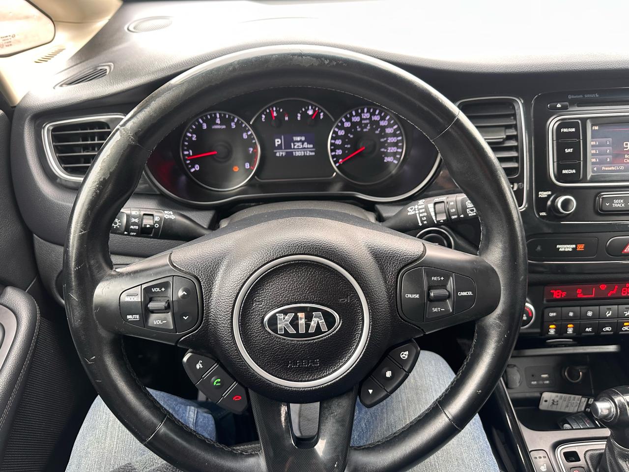 2016 Kia Rondo EX w/3rd Row - Photo #13