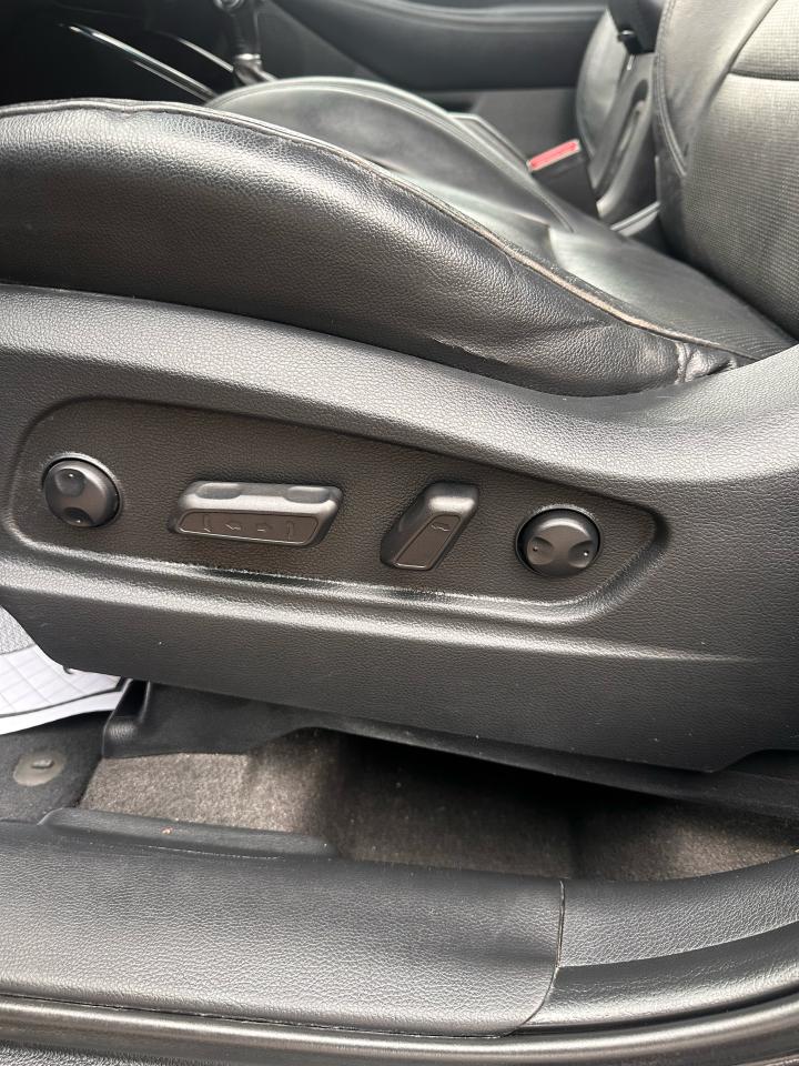2016 Kia Rondo EX w/3rd Row - Photo #10