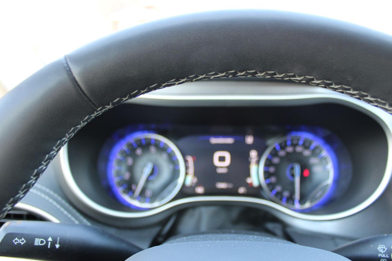 2023 Chrysler Pacifica Touring L - Photo #7