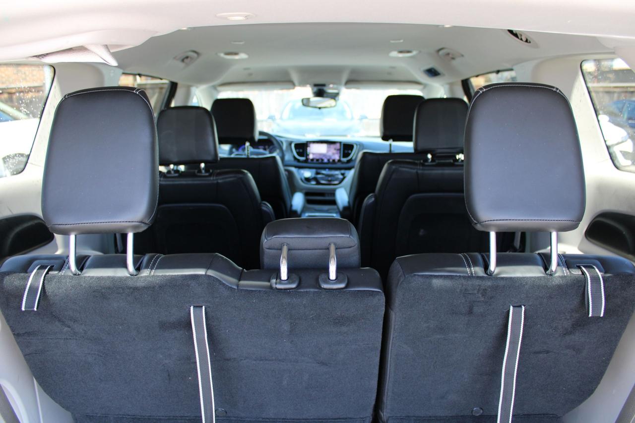 2023 Chrysler Pacifica Touring L - Photo #17