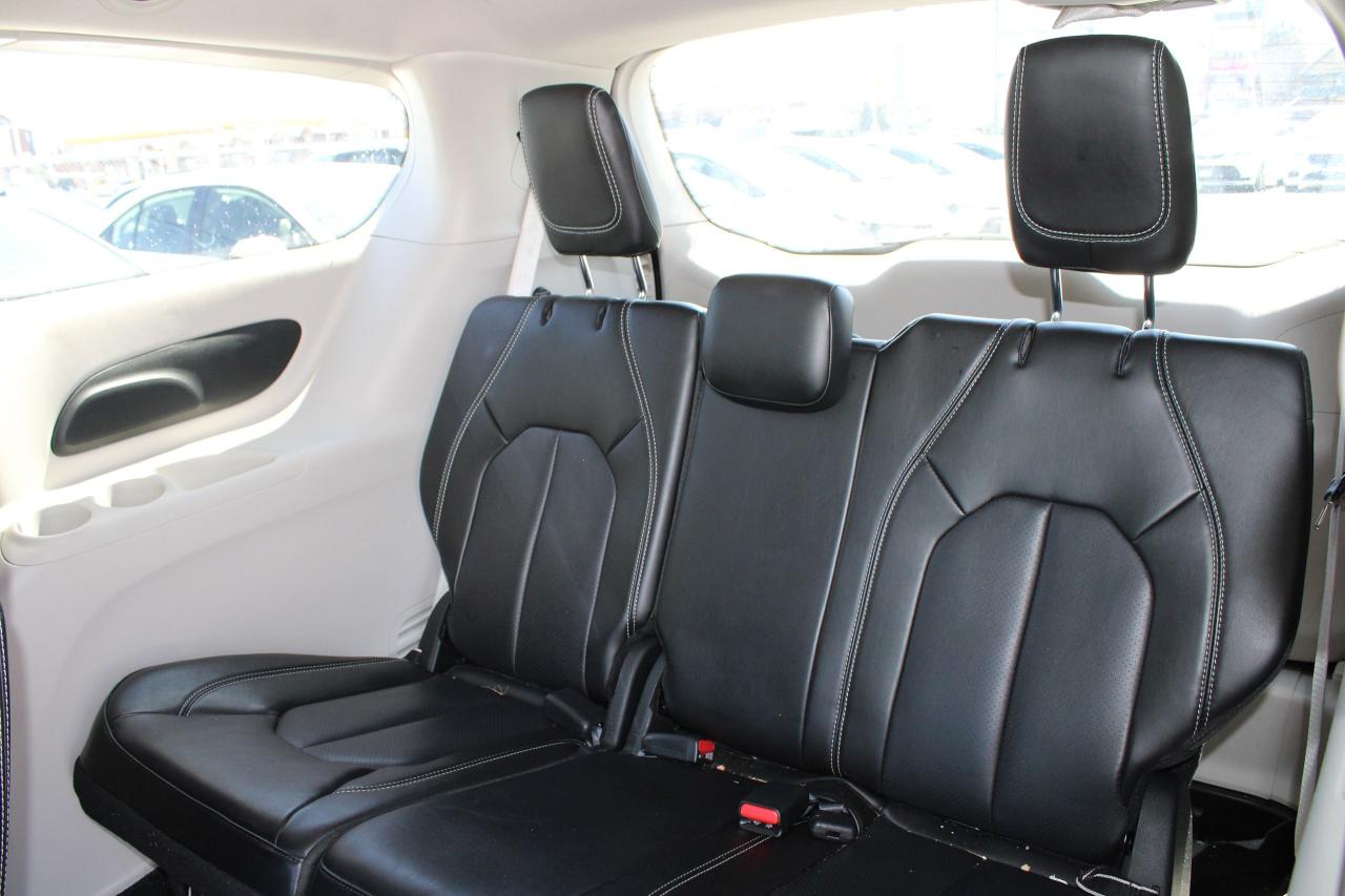 2023 Chrysler Pacifica Touring L - Photo #18