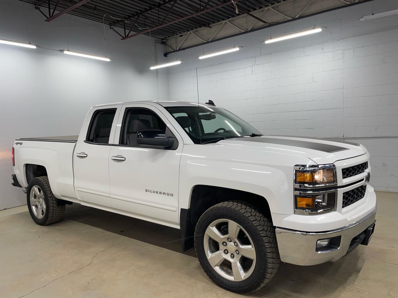 2015 Chevrolet Silverado 1500 LT Photo2