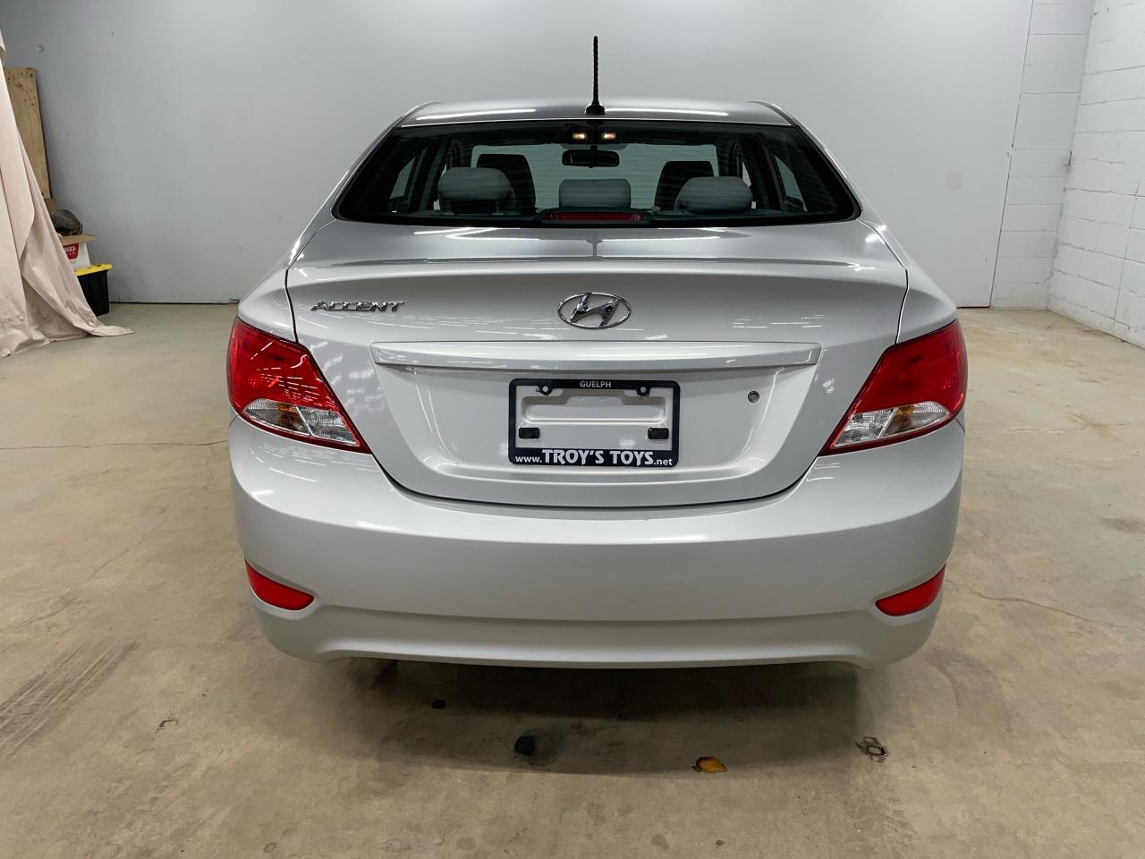 2016 Hyundai Accent GL Photo18