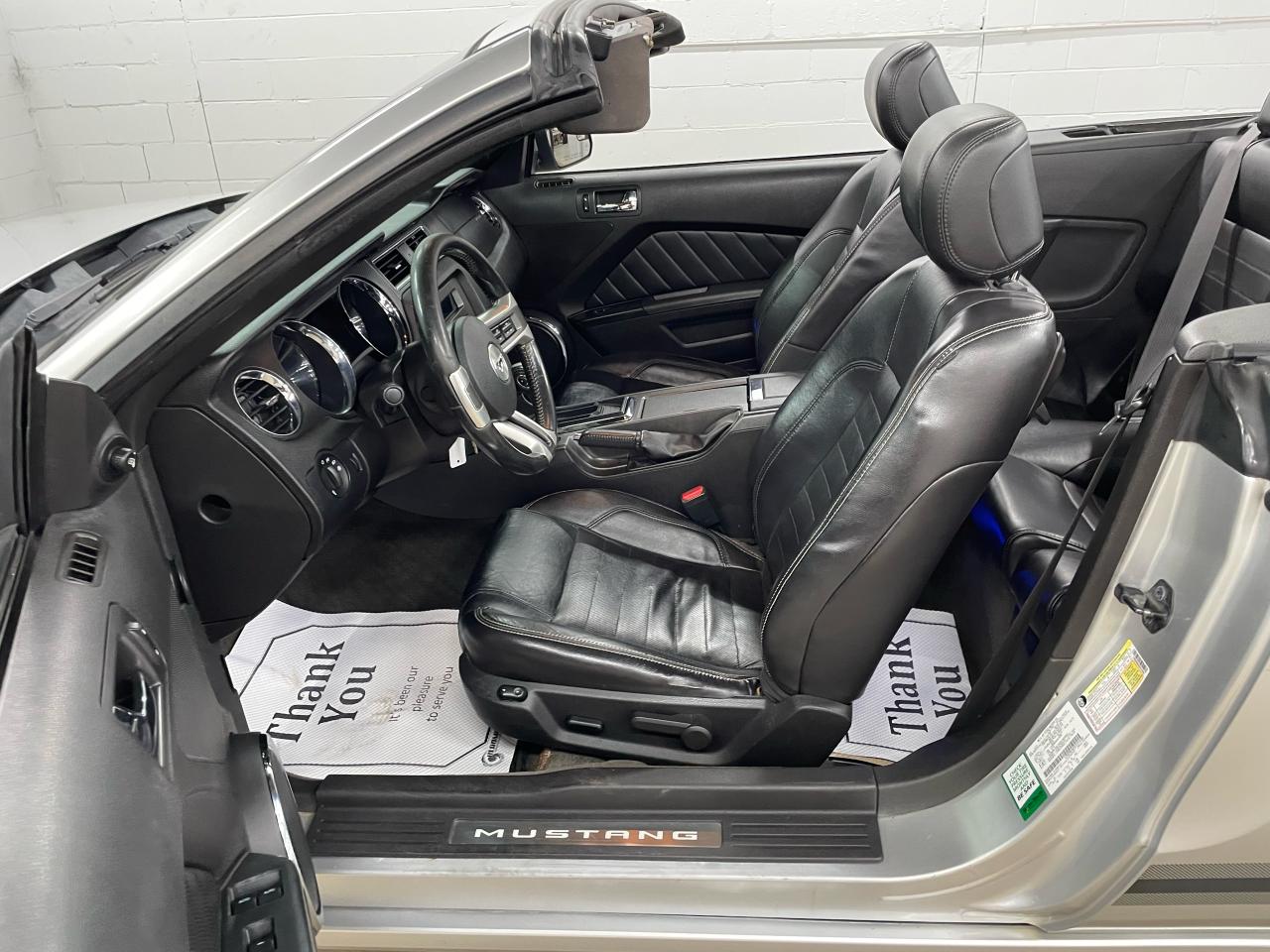 2013 Ford Mustang 2DR CONV V6 PREMIUM Photo15