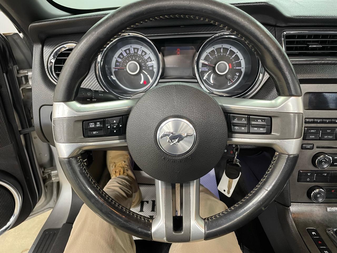 2013 Ford Mustang 2DR CONV V6 PREMIUM Photo9