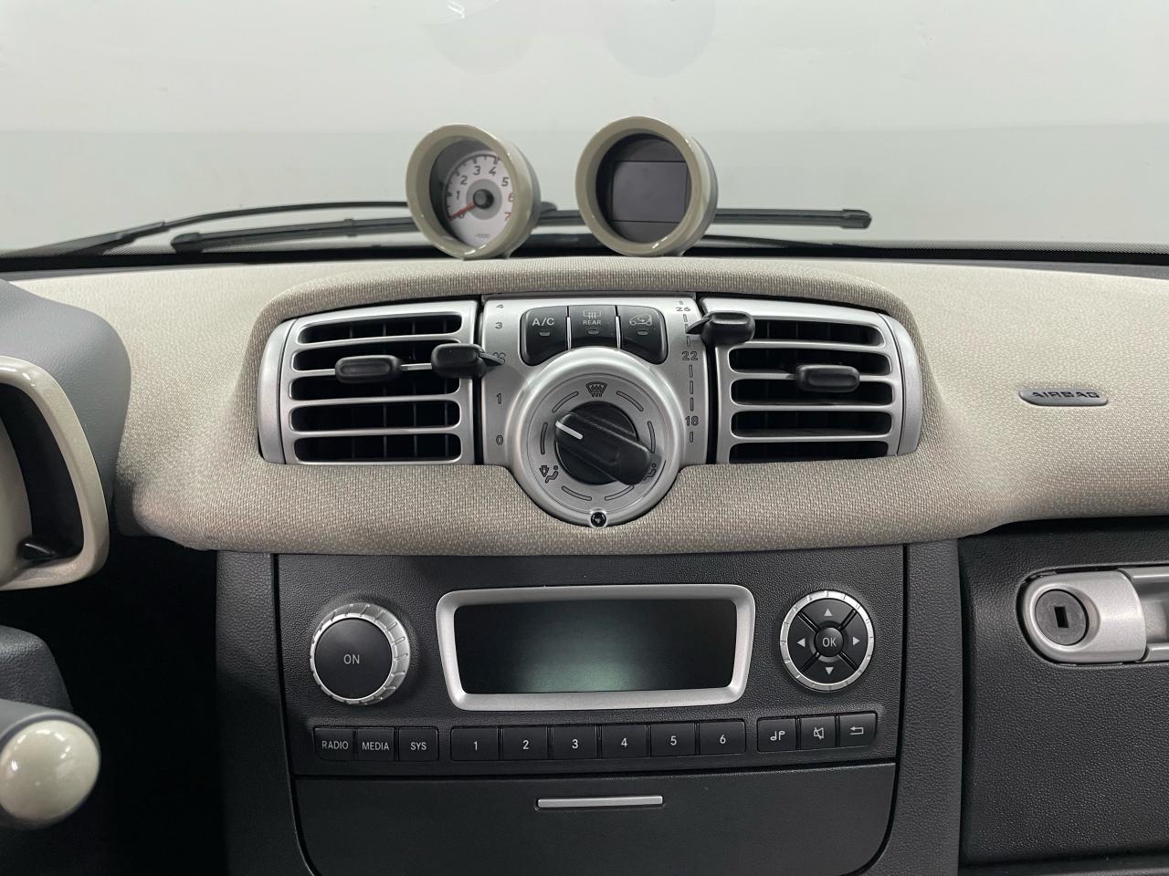 2013 Smart fortwo PASSION Photo20