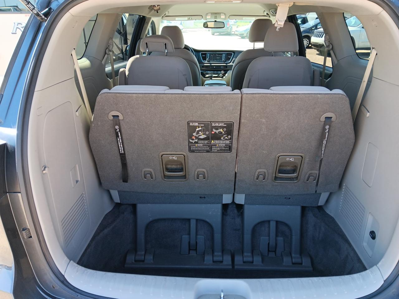 2018 Kia Sedona LX, 7 Pass BU Cam, Htd Seats, Park Assist - Photo #7