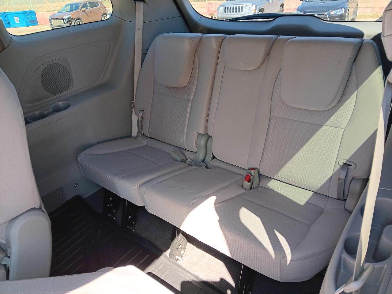 2018 Kia Sedona LX, 7 Pass BU Cam, Htd Seats, Park Assist - Photo #17