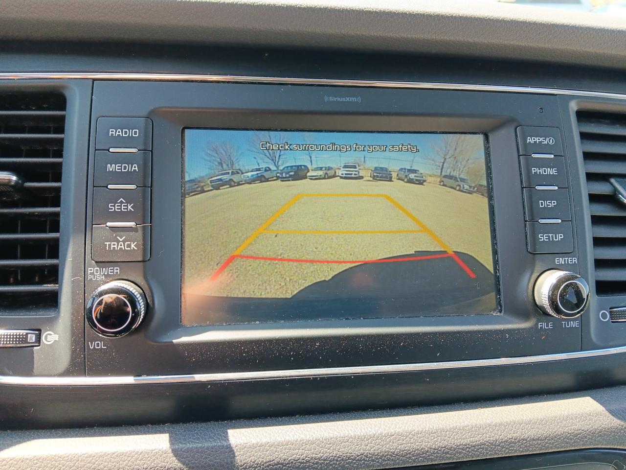 2018 Kia Sedona LX, 7 Pass BU Cam, Htd Seats, Park Assist - Photo #13