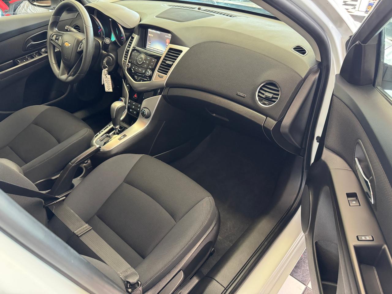 2016 Chevrolet Cruze LT+Camera+Remote Start+A/C+CLEAN CARFAX Photo21