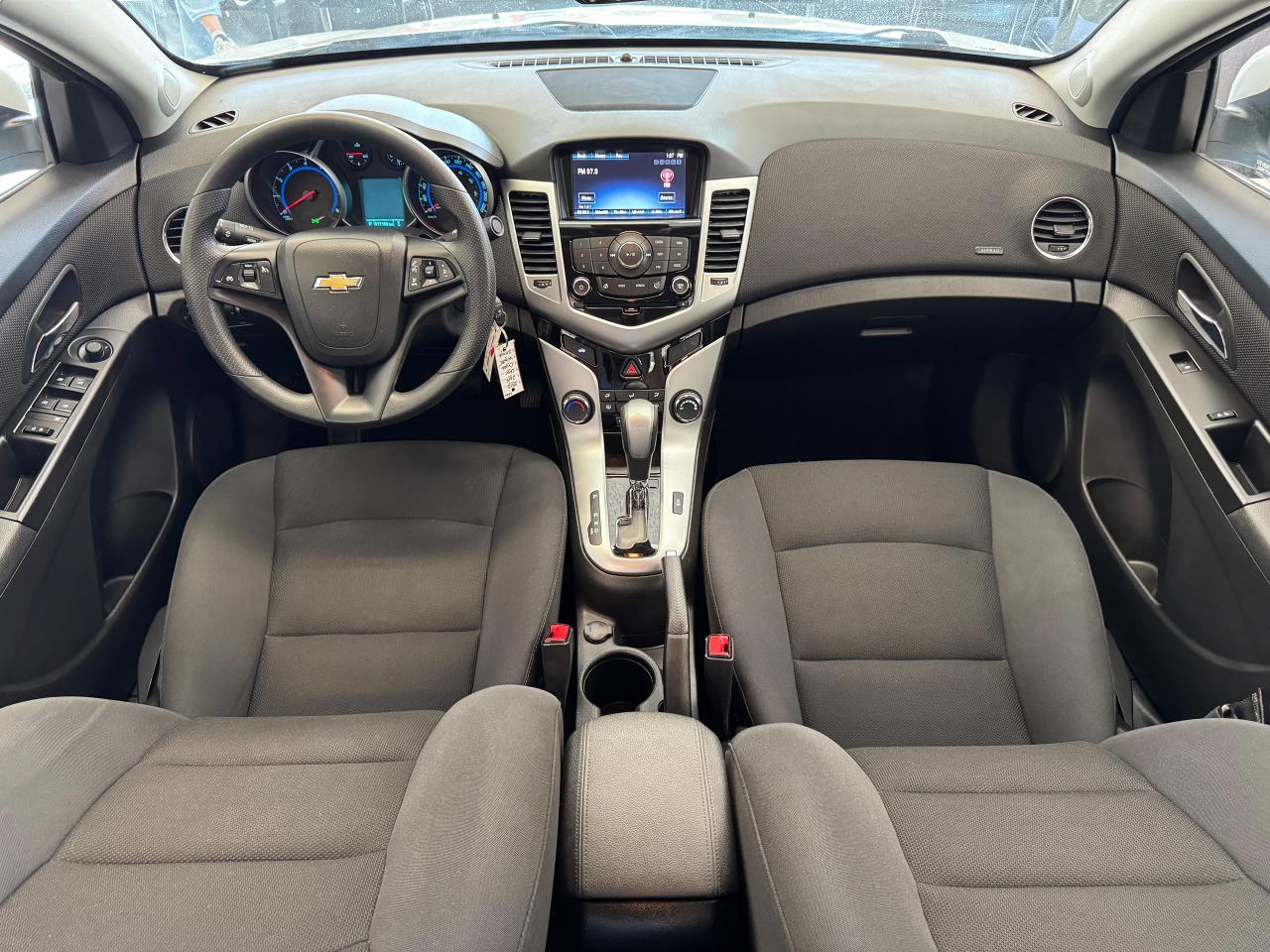 2016 Chevrolet Cruze LT+Camera+Remote Start+A/C+CLEAN CARFAX Photo2