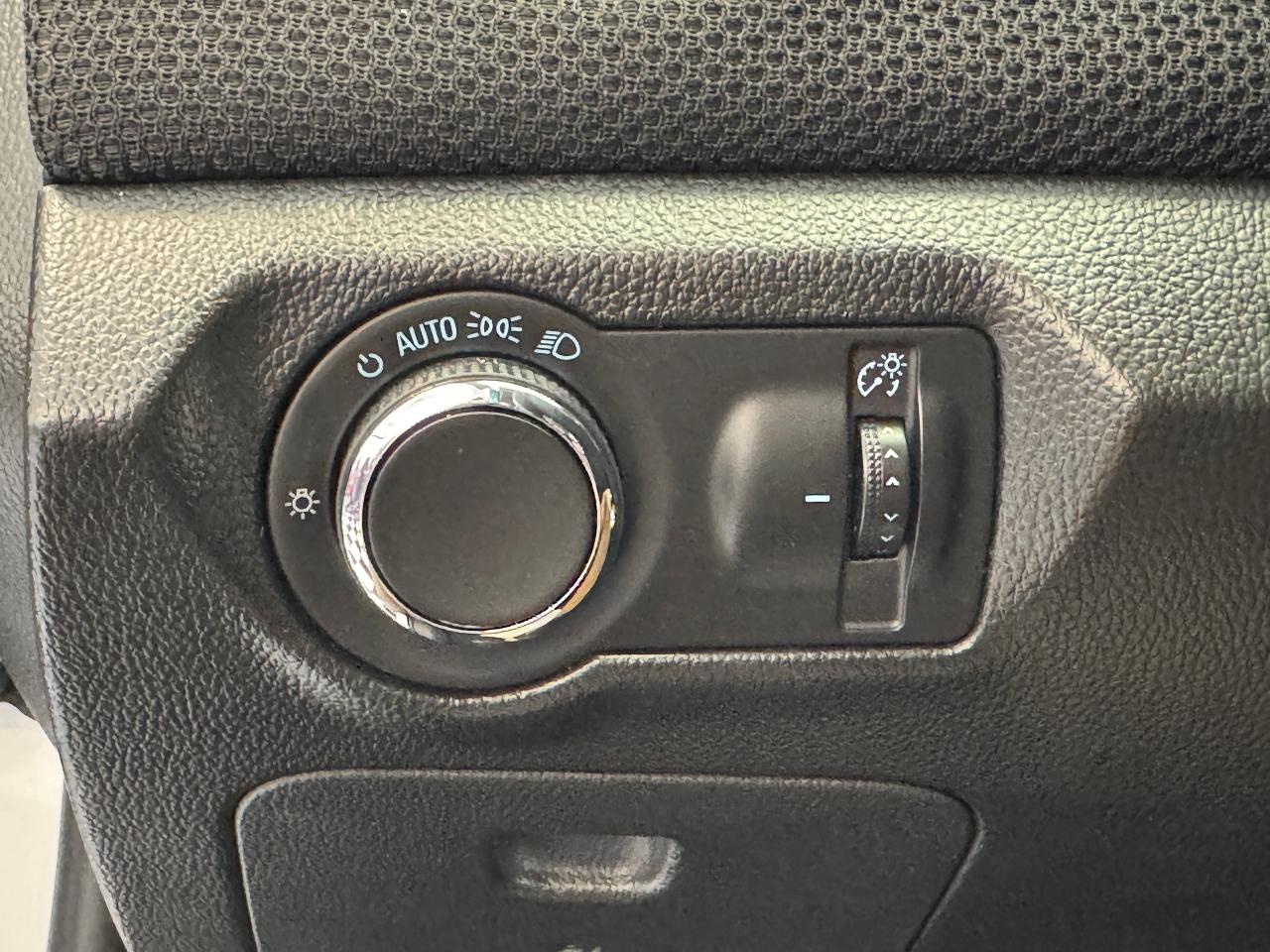 2016 Chevrolet Cruze LT+Camera+Remote Start+A/C+CLEAN CARFAX Photo43